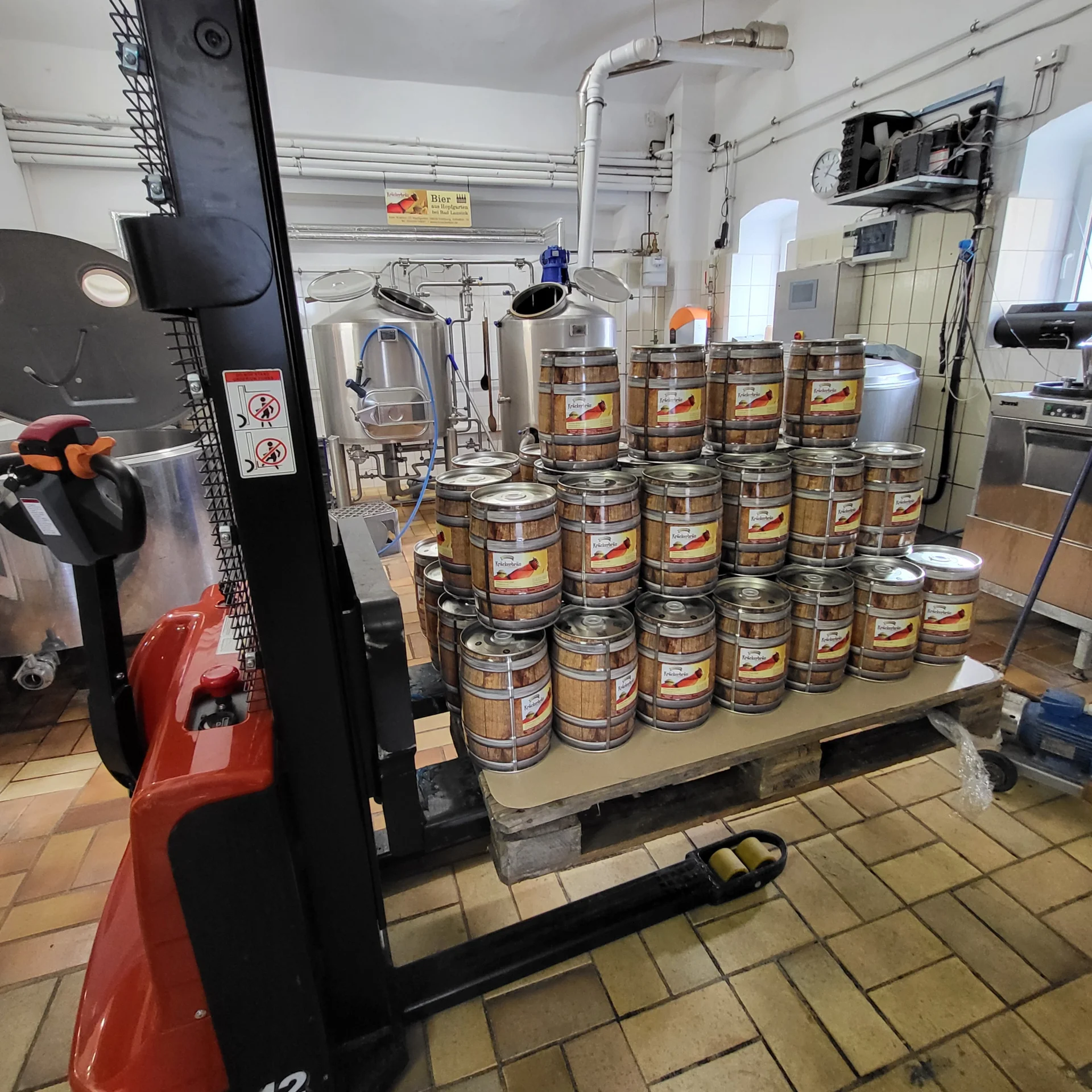 Blick in die Brauerei von Kräcker-Bräu
